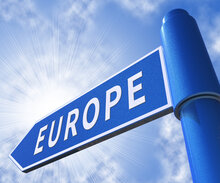 ©clipdealer.com Wegweiser Richtung Europe