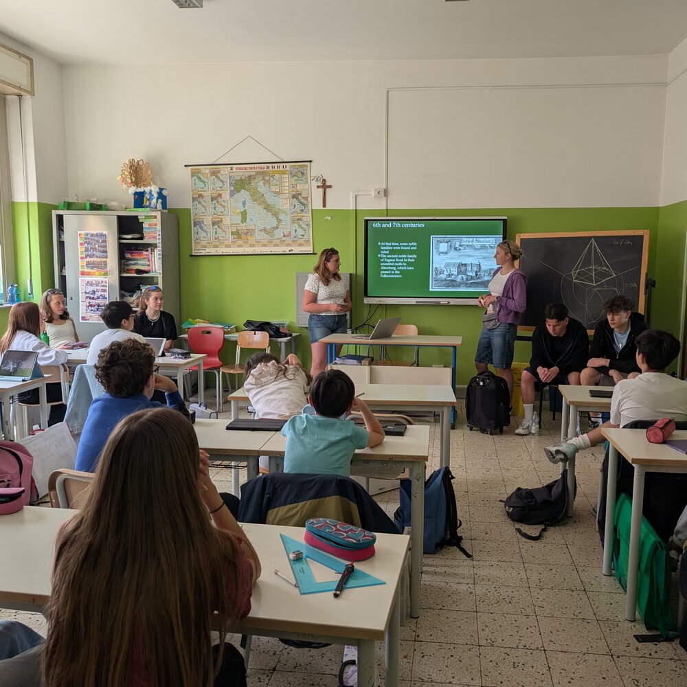 Klassenzimmer mit Schülern